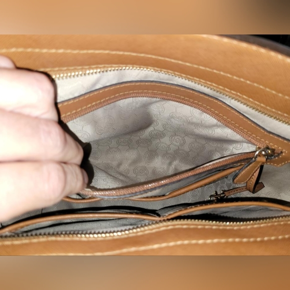 Michael Kors studded tote bag - Picture 7 of 16